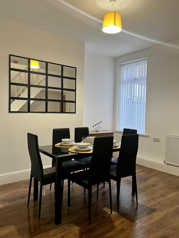 Large Walton House - Efc & Lfc Villa ลิเวอร์พูล ภายนอก รูปภาพ